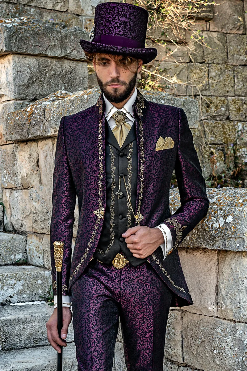 Abito cerimonia uomo damascato viola ricami nero-oro stile principesco – pa