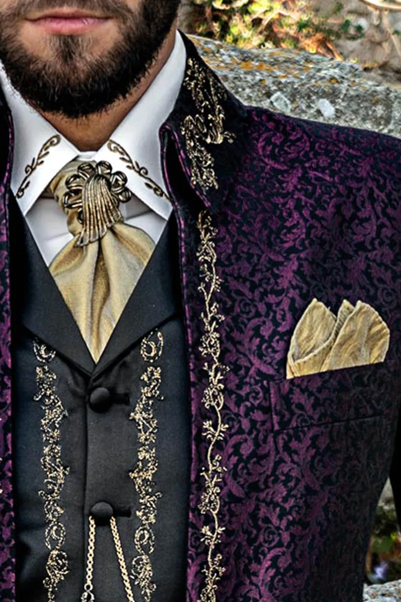 Abito cerimonia uomo damascato viola ricami nero-oro stile principesco 3