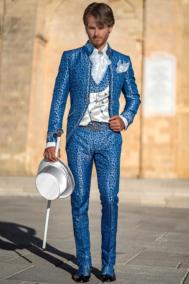 Abito cerimonia damascato blu royal con ricamo argento in stile barocco – fi