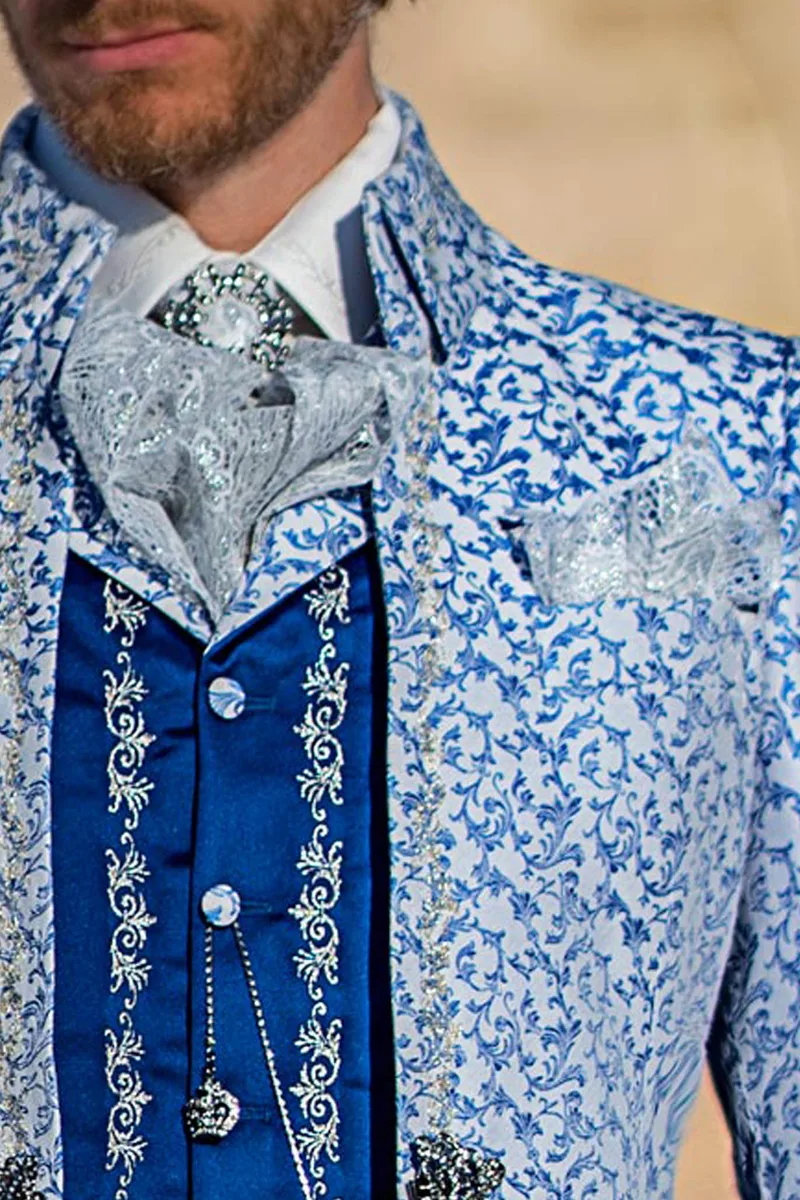 Abito da cerimonia barocco damascato blu royal con ricami argento 3