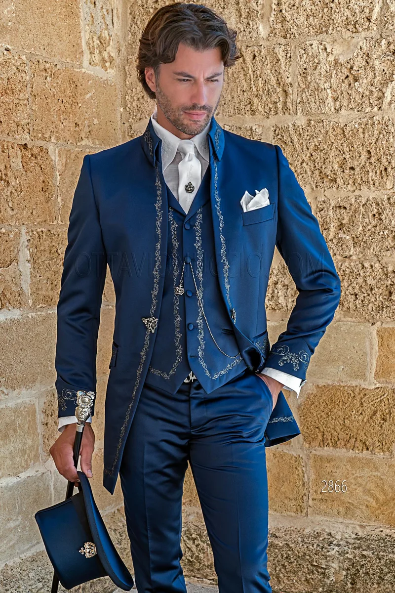 Abito da sposo stile barocco in raso blu ricami nero-argento – pa
