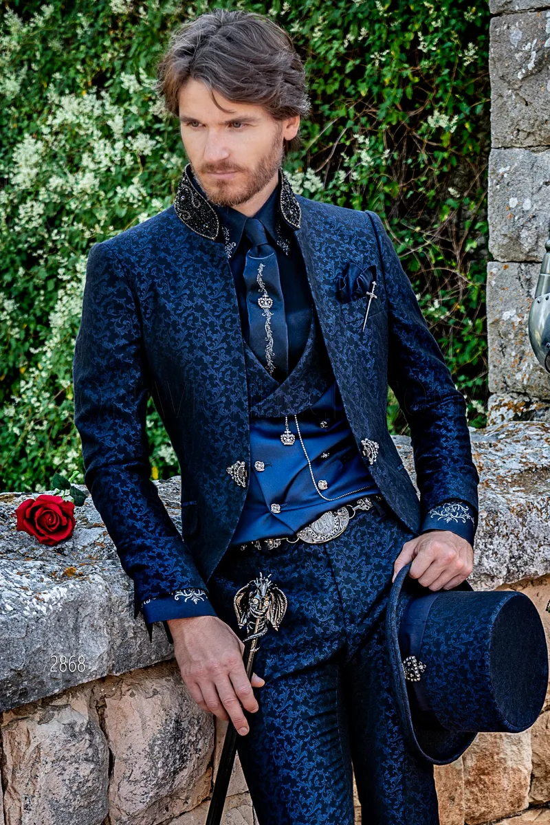 Abito coreano alta moda gotica damascato blu con passamaneria sul collo – pa