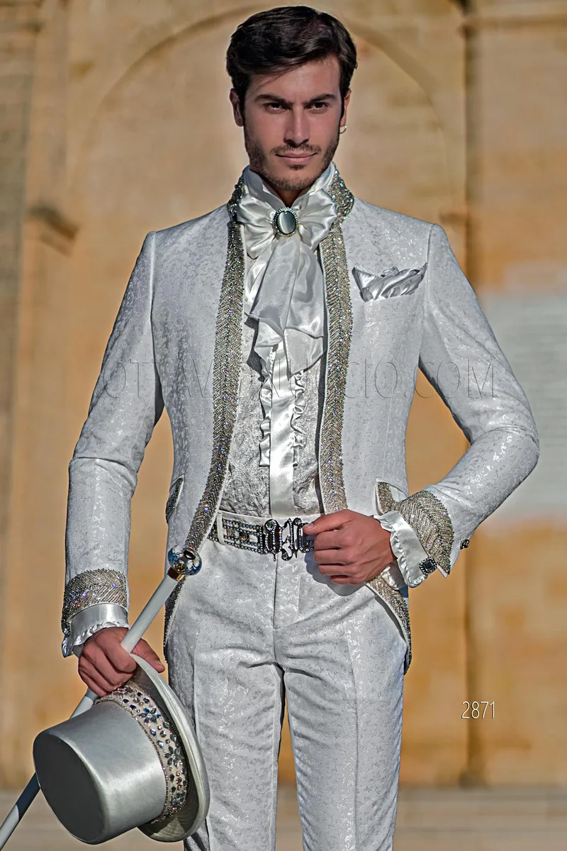 Abito uomo stile principesco damascato bianco passamaneria cristallo – pa