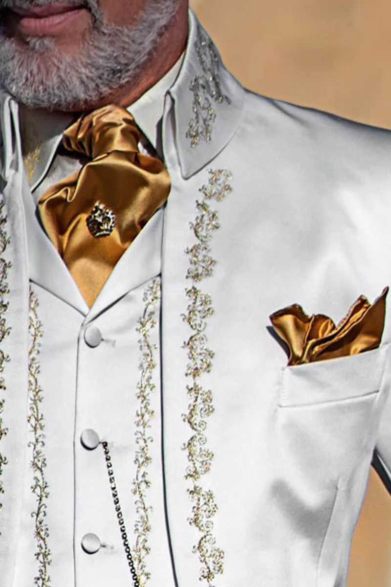 Abito barocco da cerimonia stile signorile in raso bianco con ricamo oro 3