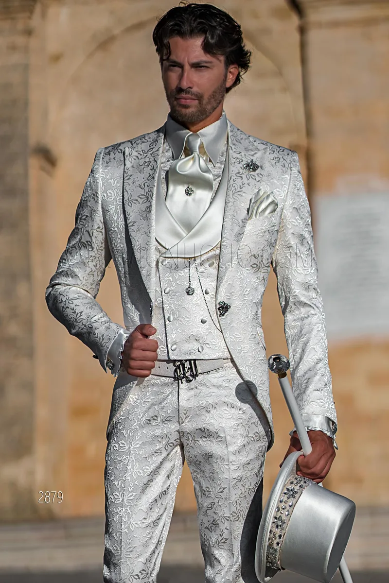 Abito barocco broccato floreale bianco per matrimoni tematici – pa