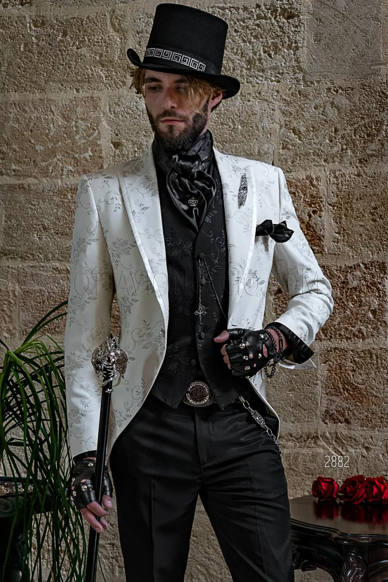 Giacca cerimonia uomo bianca con ricamo floreale argento e pantalone nero – pa