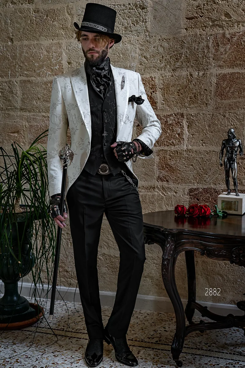 Giacca cerimonia uomo bianca con ricamo floreale argento e pantalone nero – fi