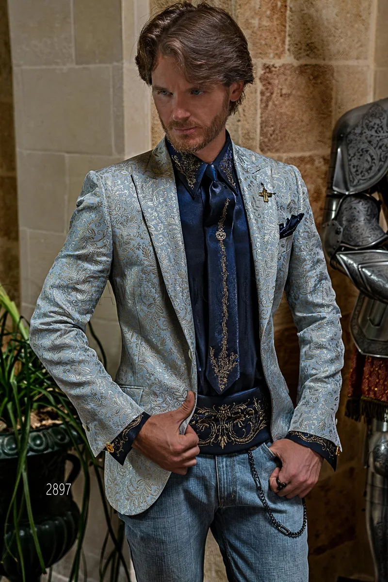 Giacca uomo slim per uno stile elegante in tessuto broccato celeste e oro 1