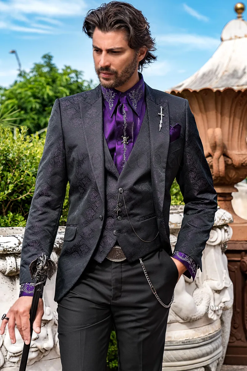 Abito cerimonia moda nero-viola con giacca e gilet in tessuto jacquard 1
