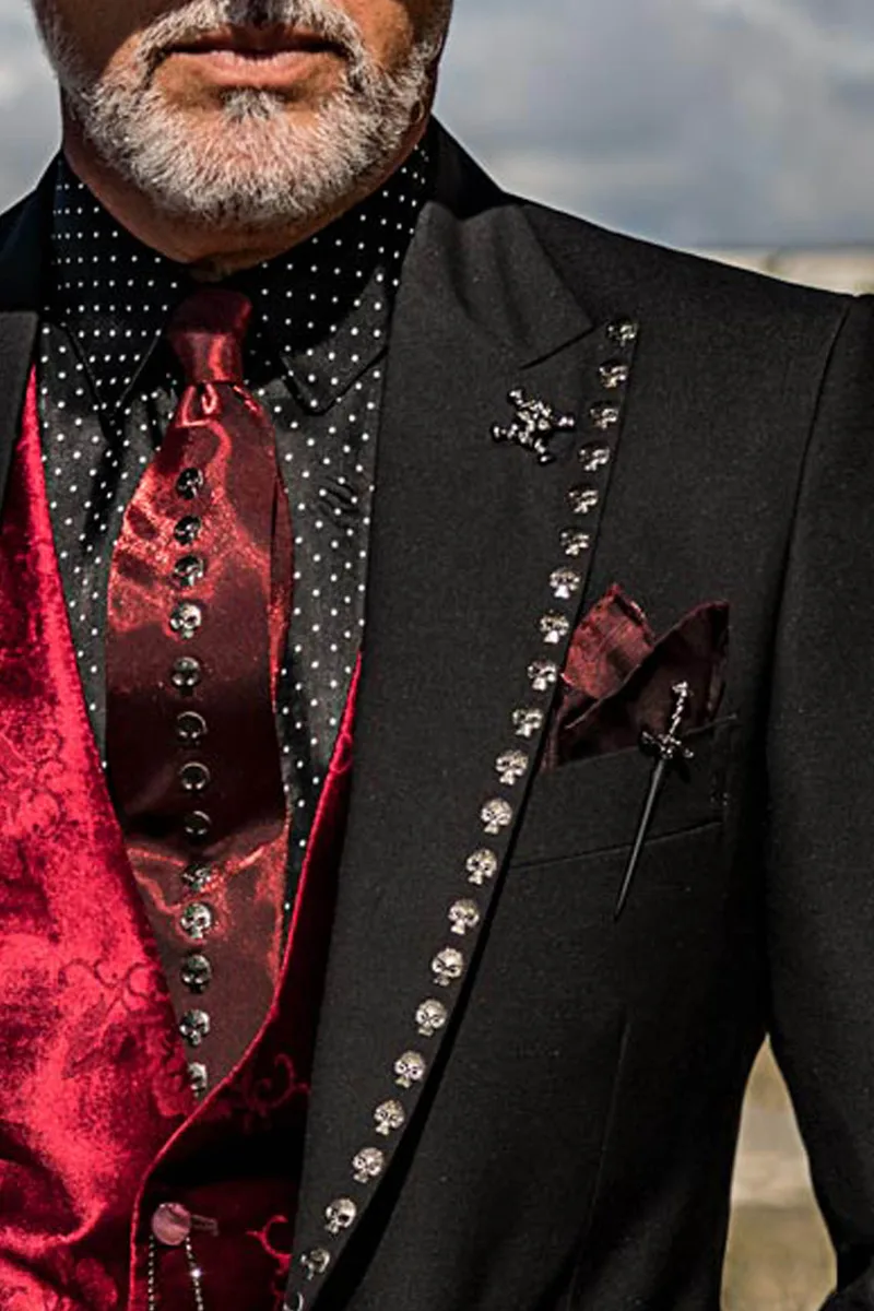 Abito stile steampunk nero con applicazioni a forma di teschio 3