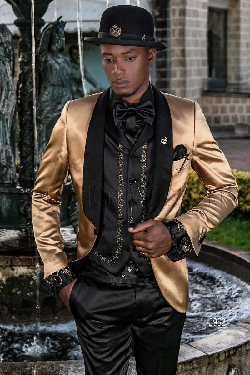 Smoking stile particolare moda in raso oro e pantalone nero 3