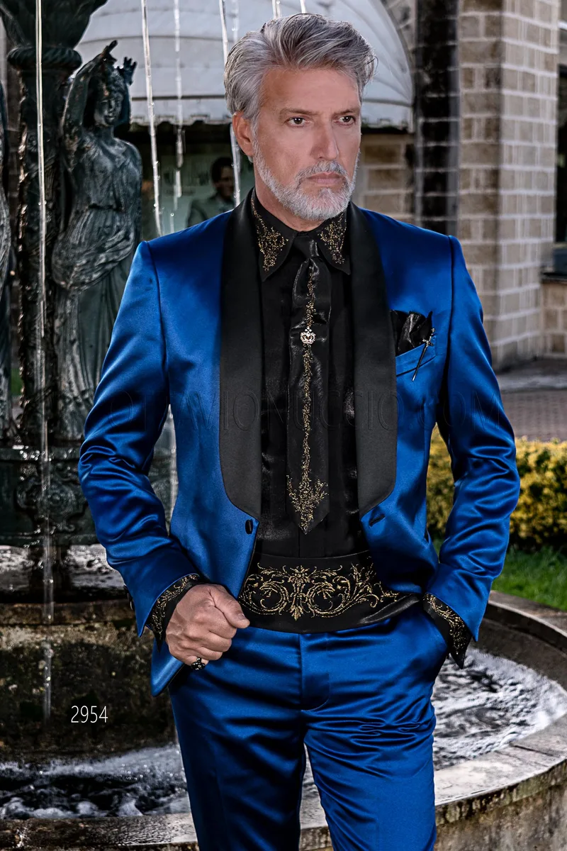 Smoking cerimonia moda in raso blu royal con collo sciallato nero – pa
