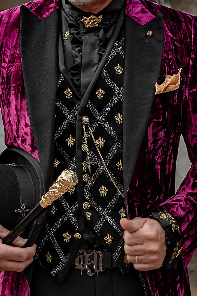 Smoking stile aristocratico in velluto stropicciato viola con pantalone nero 2