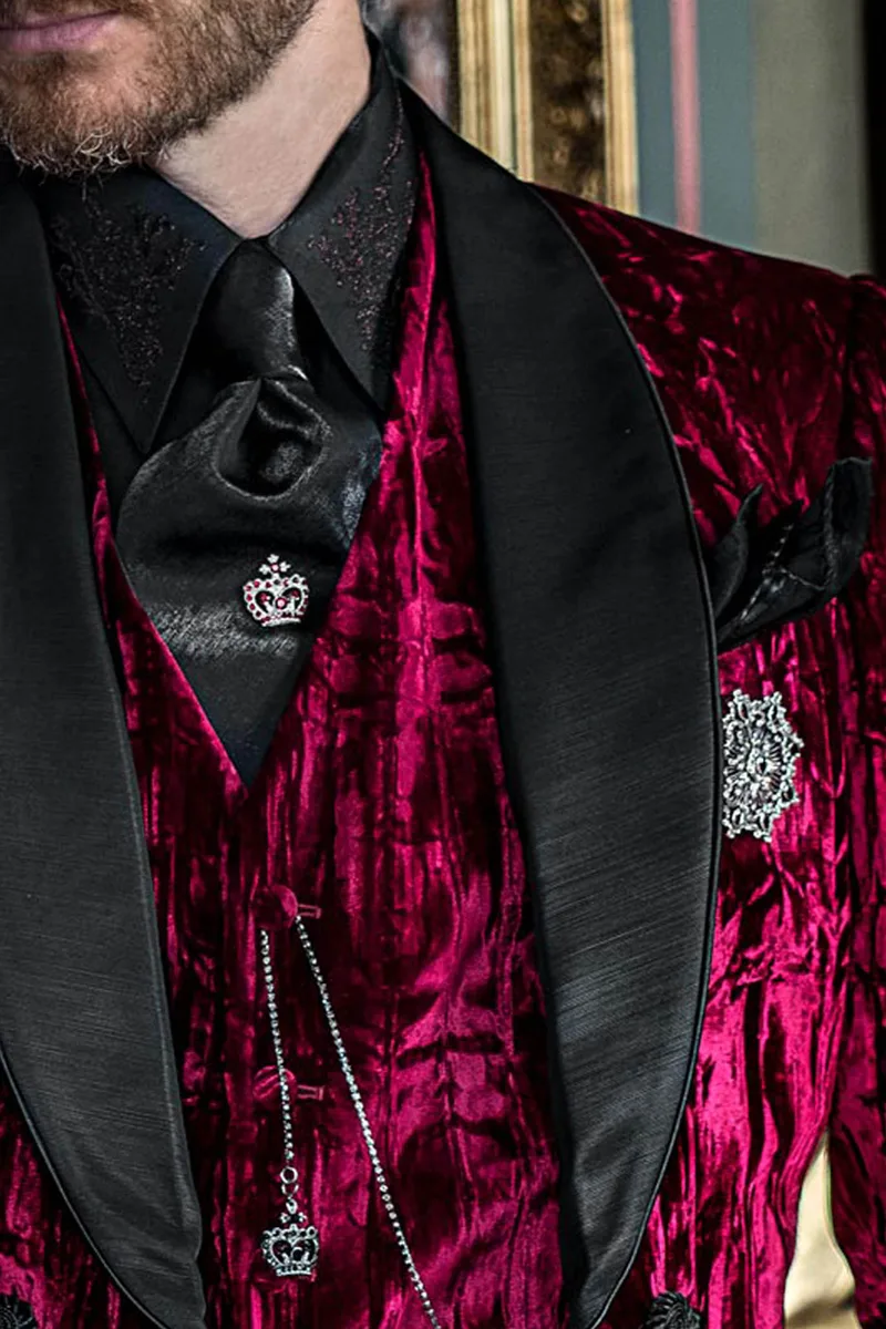 Smoking sciallato stile aristocratico in velluto rosso e pantalone nero 3