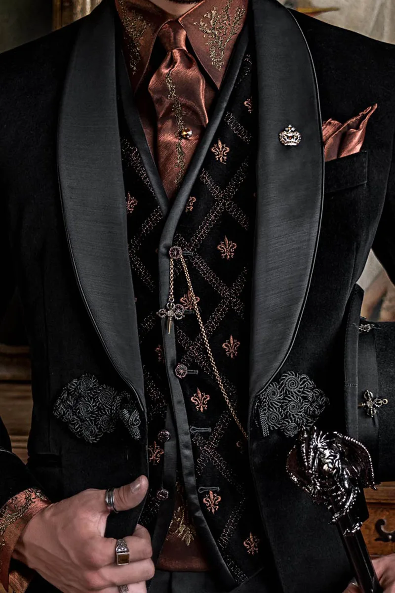 Smoking uomo doppiopetto collo sciallato stile aristocratico in velluto nero 2