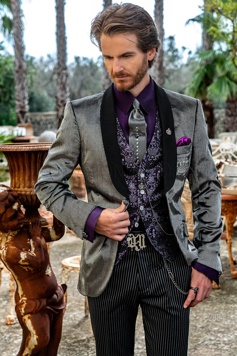 Smoking fashion uomo velluto grigio argento e collo sciallato in raso nero 1