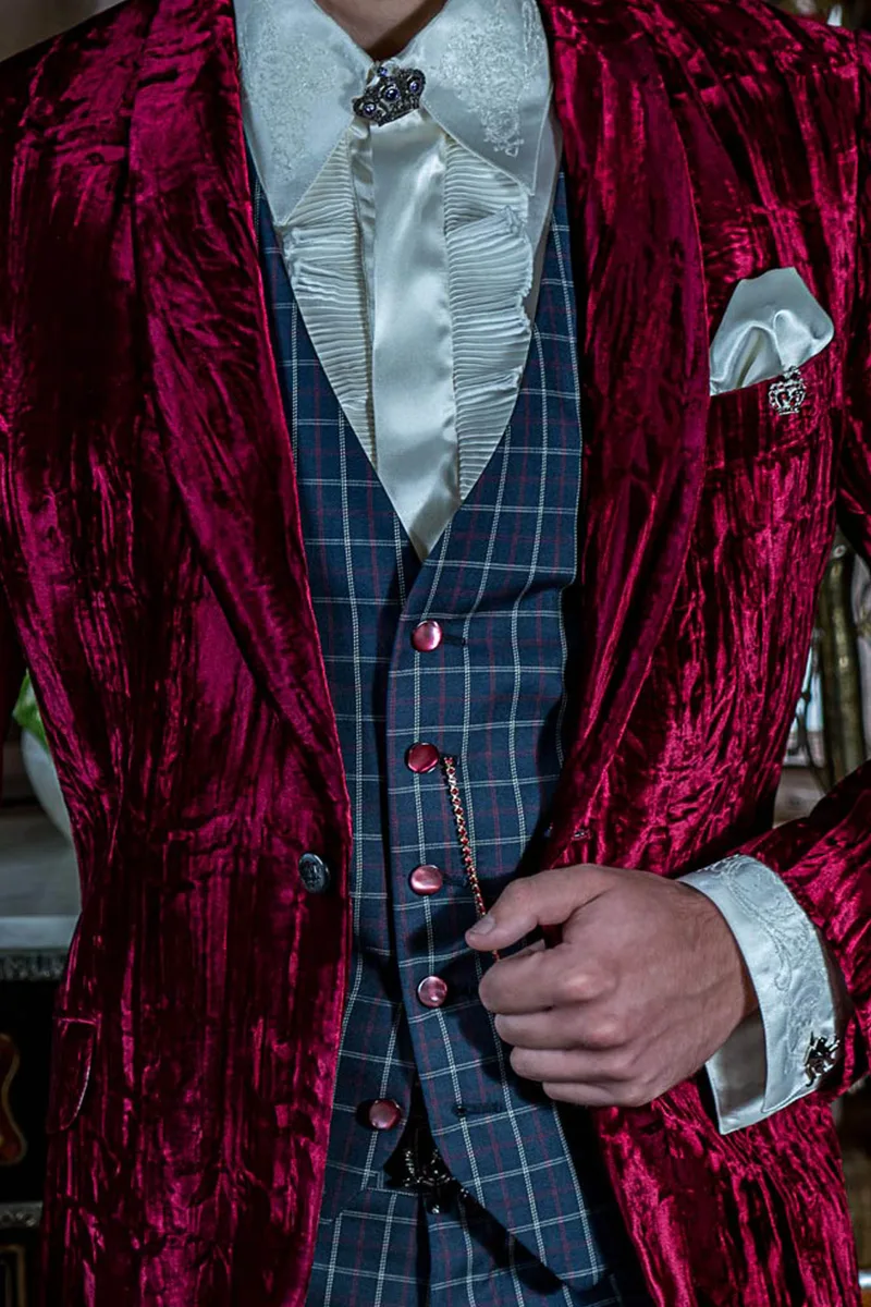 Blazer in stile aristocratico velluto nero pantalone e gilet a quadri 2