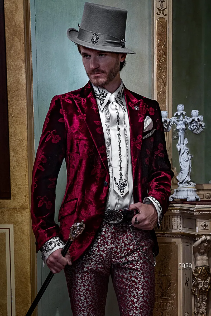 Completo aristocratico rosso giacca in velluto e pantalone damascato – pa
