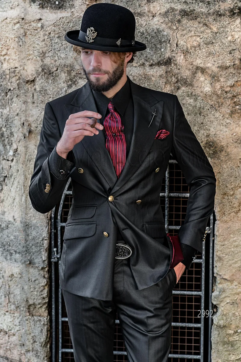 Abito uomo doppiopetto elegante nero gessato con riga rossa 1