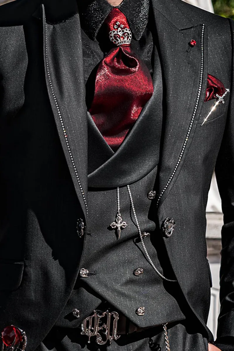Completo cerimonia gessato nero in stile steampunk con strass crystal sul rever 2