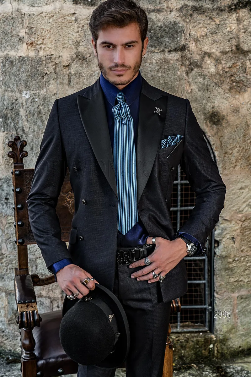 Abito doppiopetto elegante uomo in tessuto blu e nero e rever in raso 1
