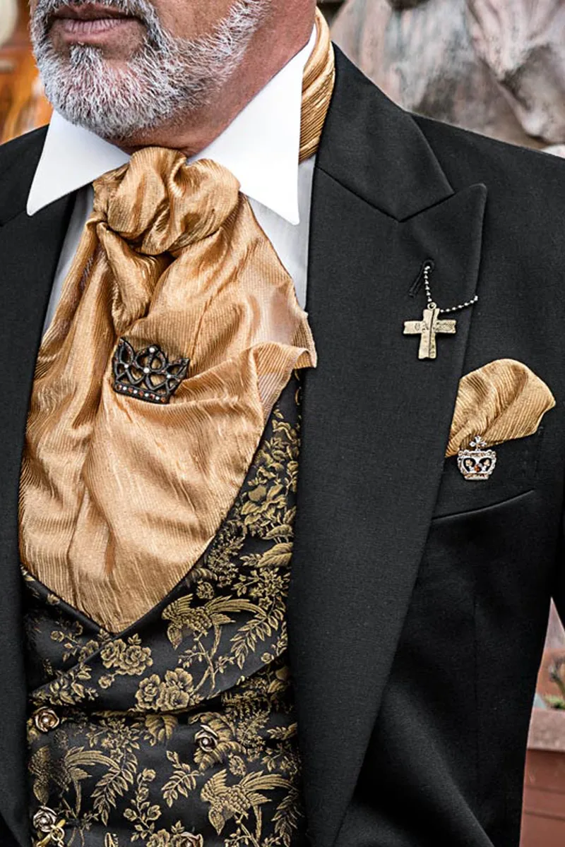 Tight in pura lana satin nero e gilet in seta nero-oro in stile steampunk 3