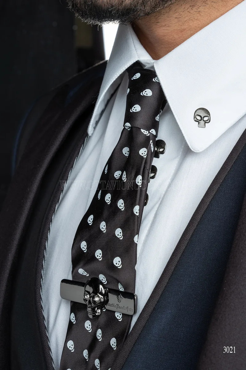 Abito cerimonia uomo blu con rever nero e gilet a tono 4