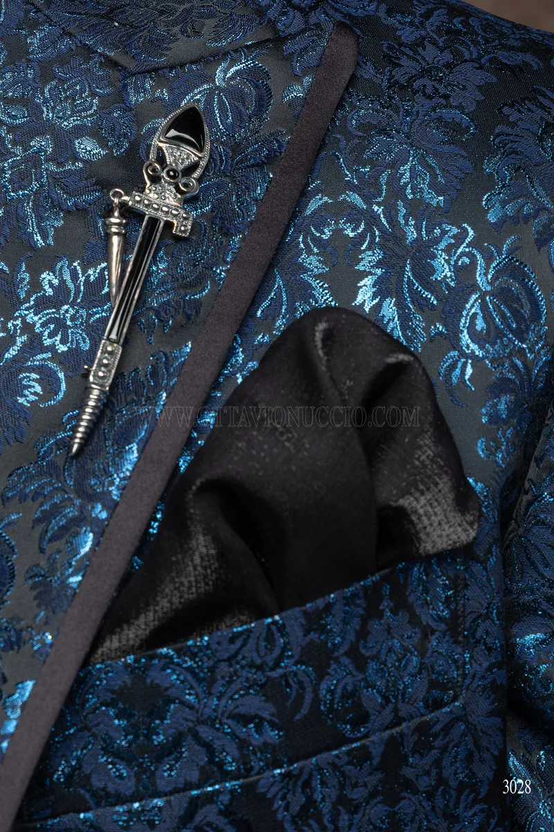 Abito moda gotica con giacca damascata blu lamè e profilo nero 5