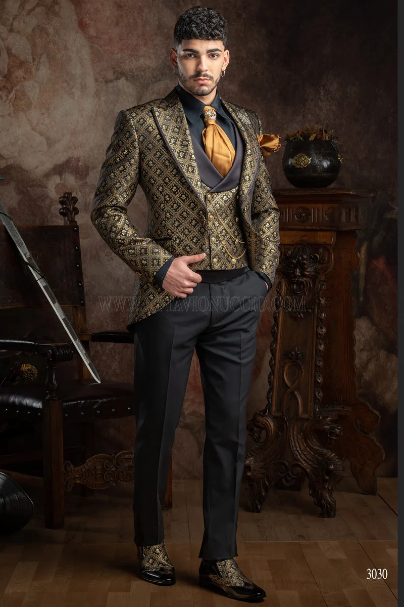 Giacca in stile gotico damascata oro nero, pantalone nero 2