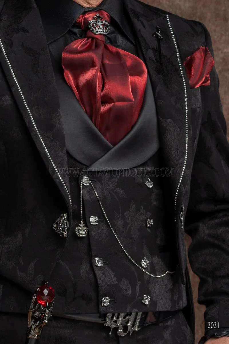 Frac gotico uomo di lusso in jacquard nero con strass sul rever 4