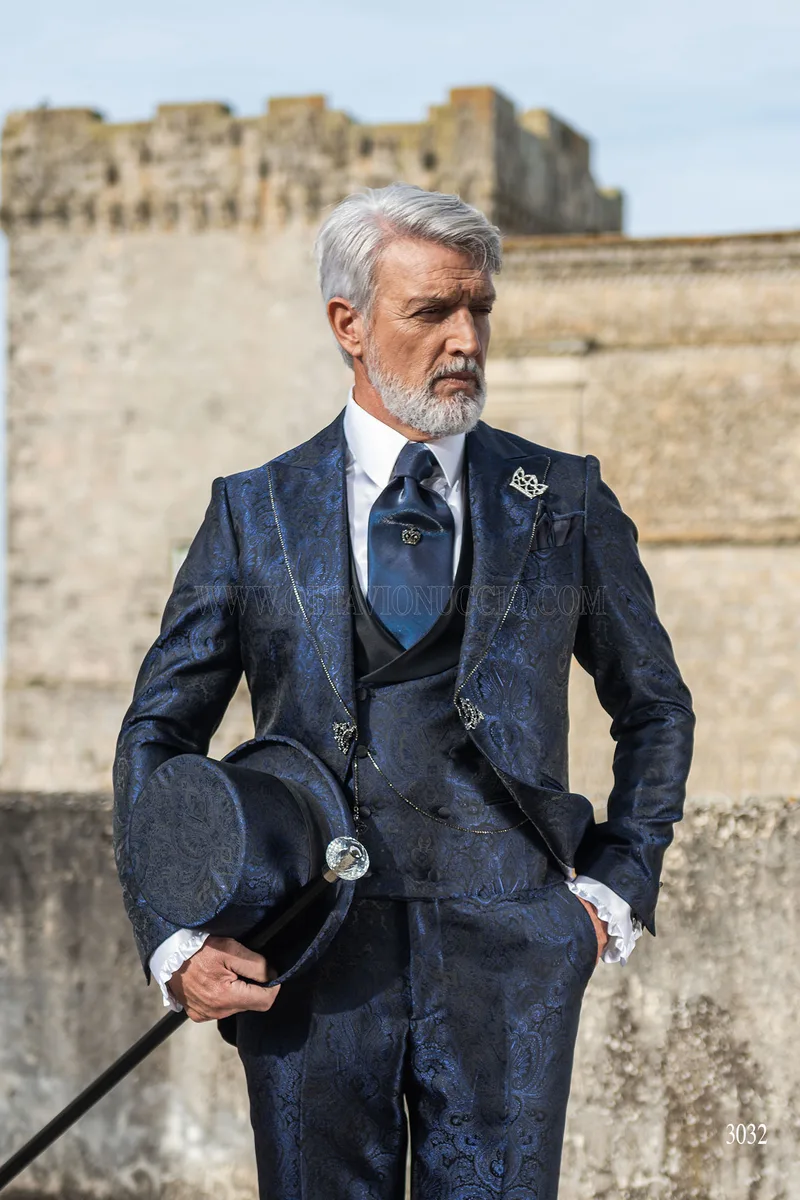 Abito sposo redingote damascato blu con strass sul profilo rever 1