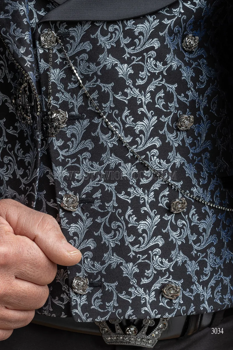 Abito sposo damascato nero argento con strass sul rever 3