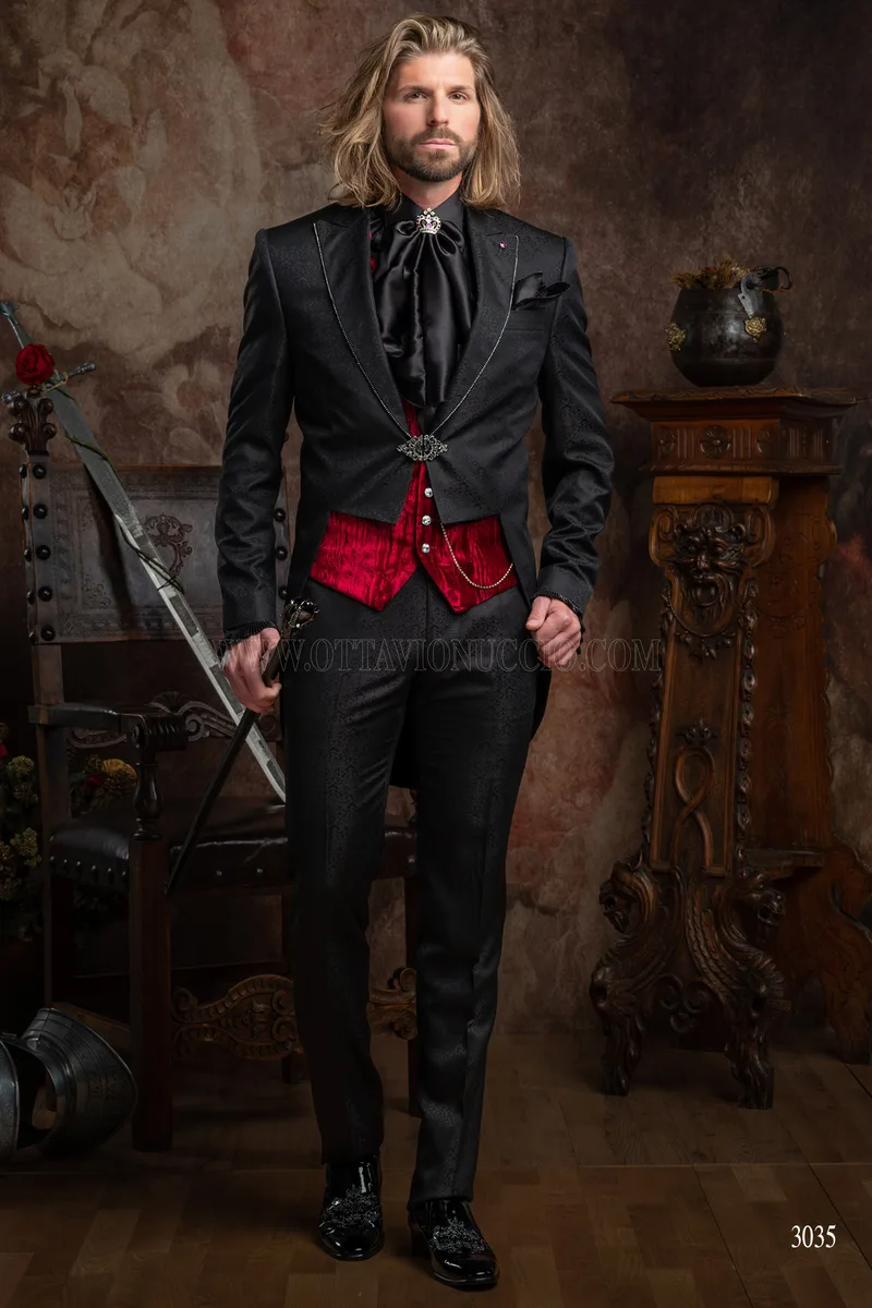 Frac damascato nero con strass sul rever, gilet velluto bordeaux 2