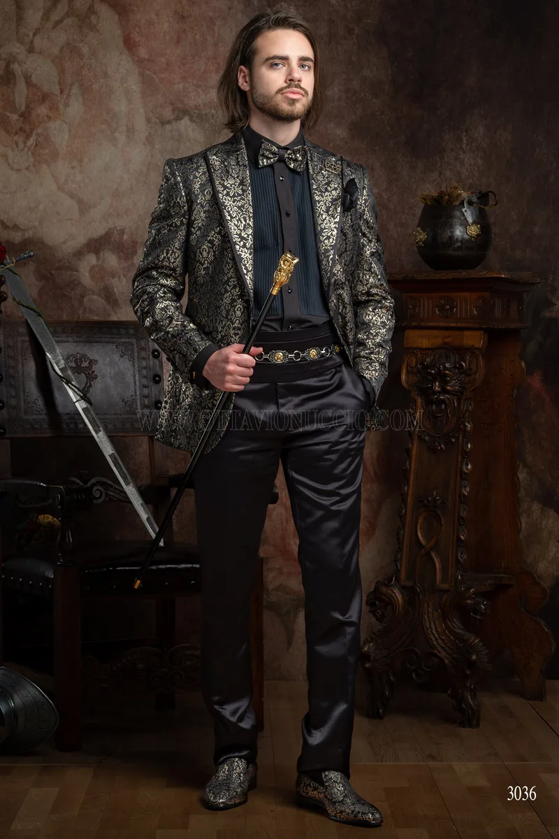 Abito moda gotica con giacca damascata nero oro lamè e profilo nero 2