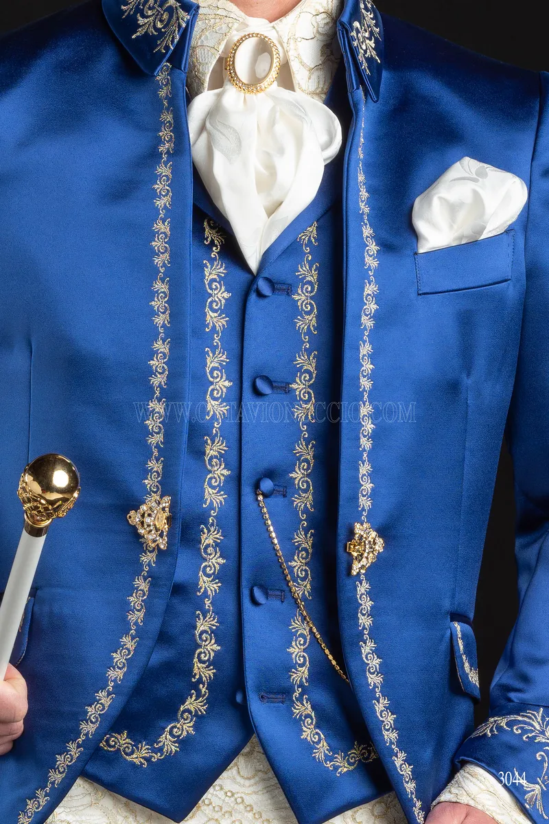 Abito uomo ricamato oro in stile barocco blu royal 3