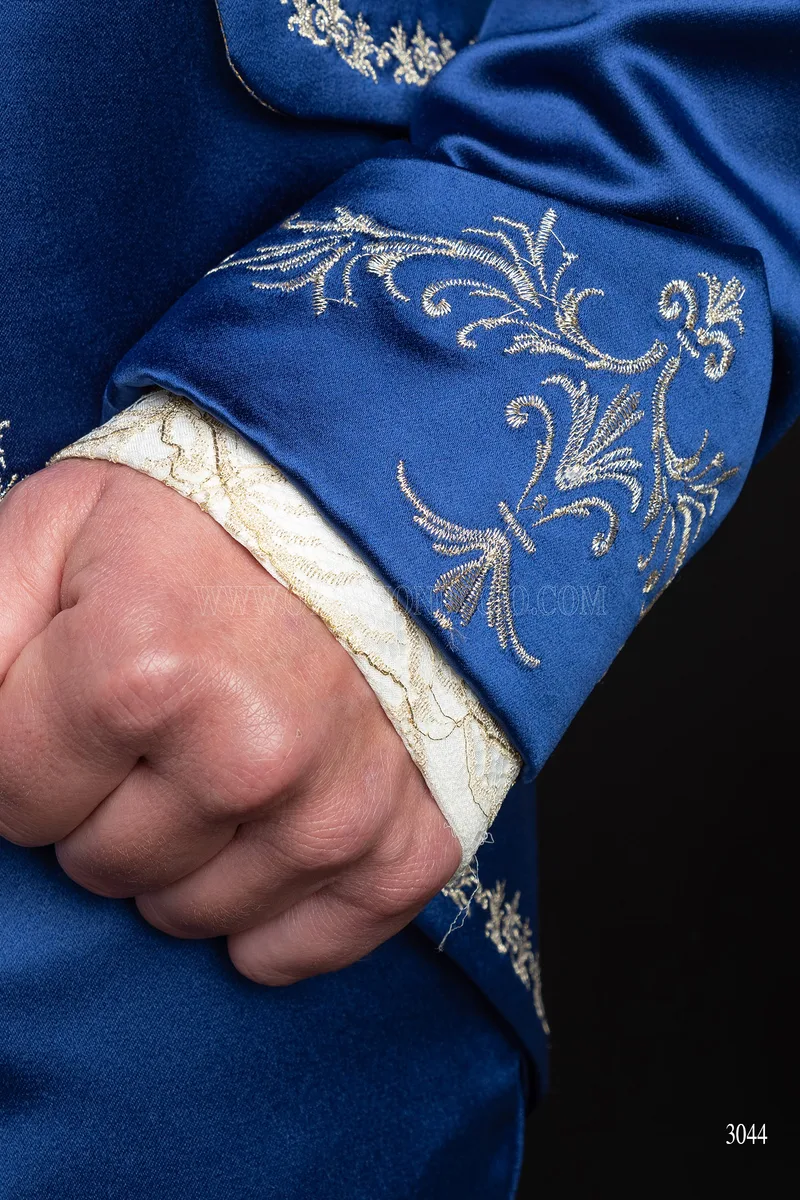 Abito uomo ricamato oro in stile barocco blu royal 7