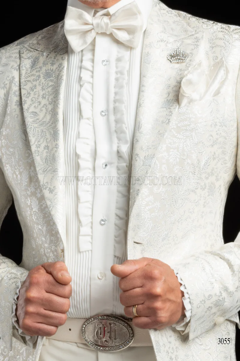Giacca particolare da sposo bianca damascata argento 3