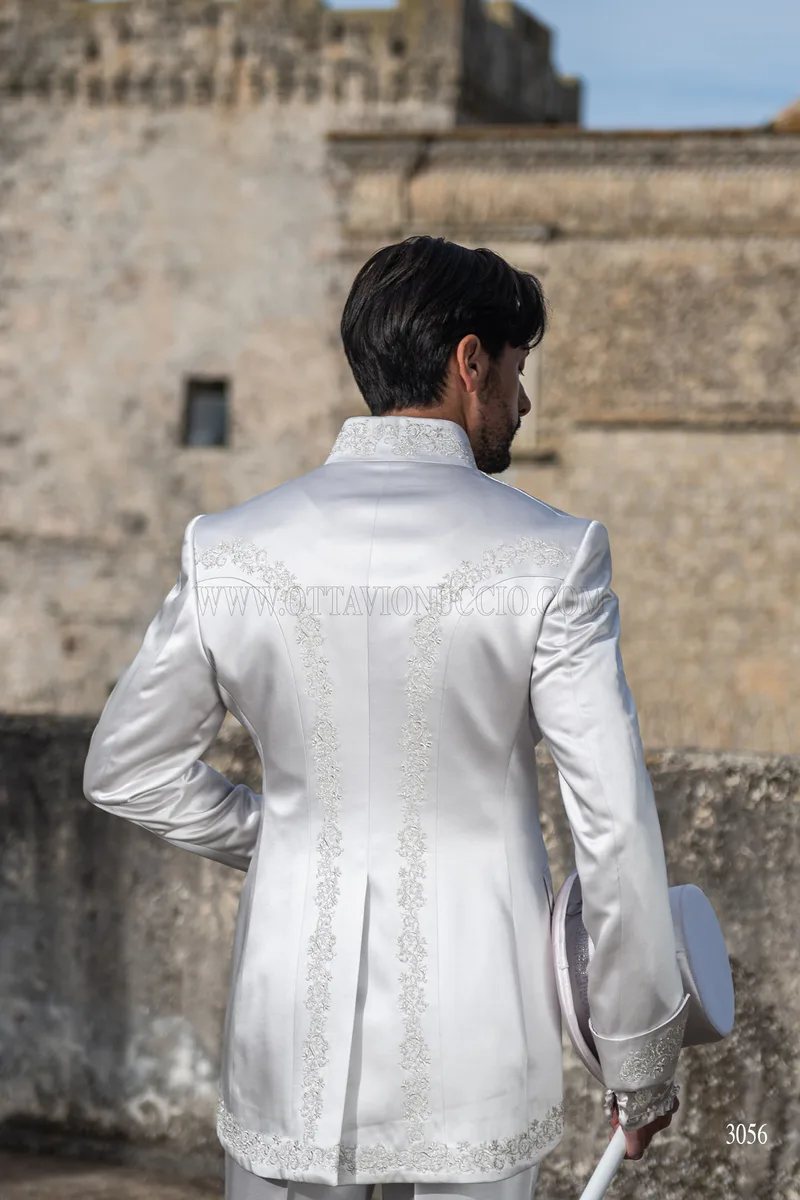 Abito barocco particolare ricamato grigio perla collo coreano 2