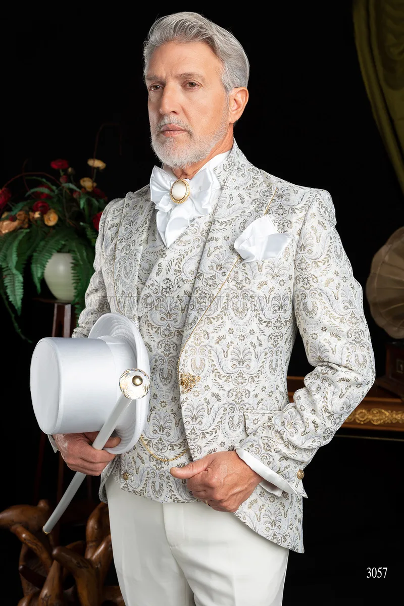 Abito da sposo broccato bianco con pantalone bianco 1