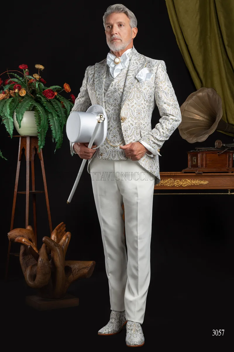 Abito da sposo broccato bianco con pantalone bianco 2