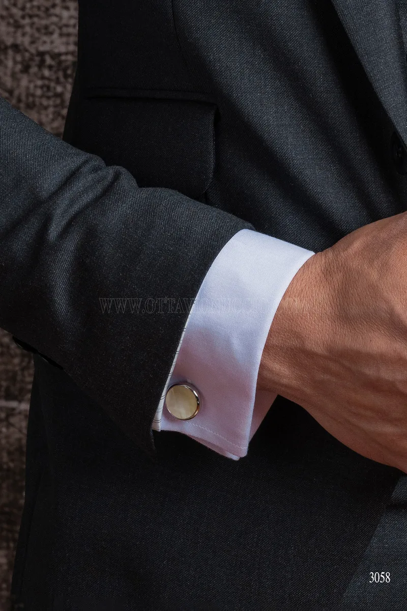 Abito da cerimonia uomo grigio con gilet a tono – Polso