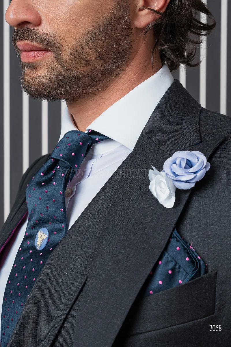 Abito da cerimonia uomo grigio con gilet a tono – Accessori