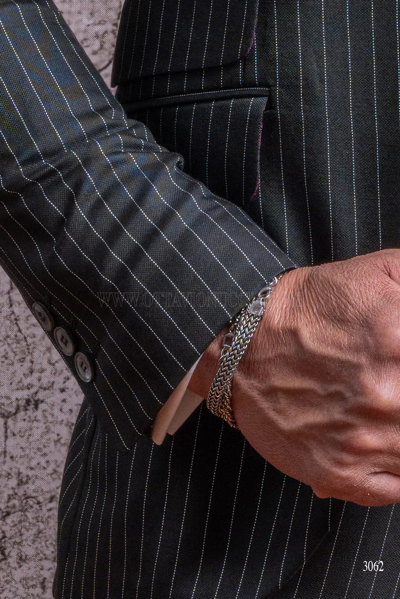 Abito da cerimonia uomo nero gessato con gilet doppiopetto – Polso