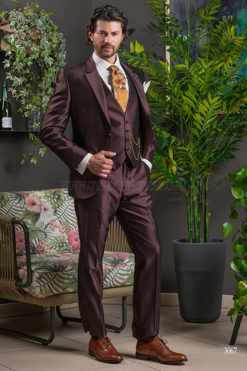 Abito da uomo 3 pezzi in shantung misto seta marrone – Figura intera