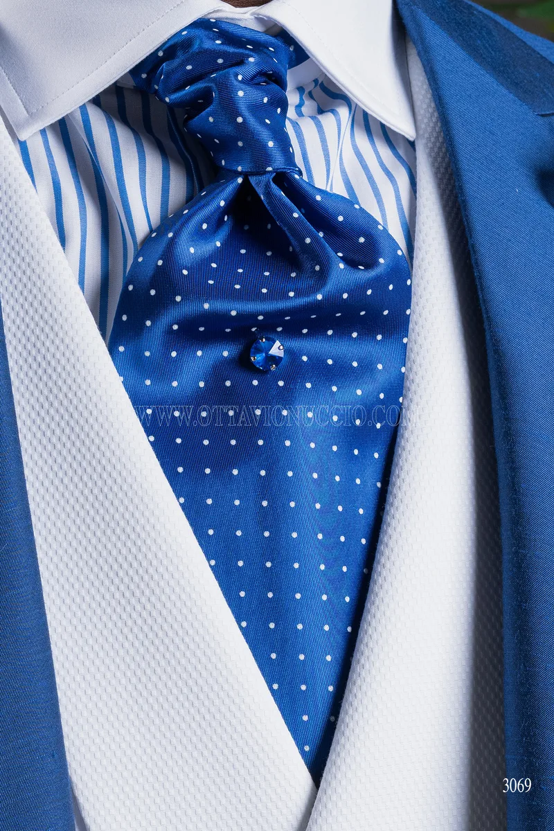Abito cerimonia uomo blu royal con gilet e pantalone bianchi – Cravatta
