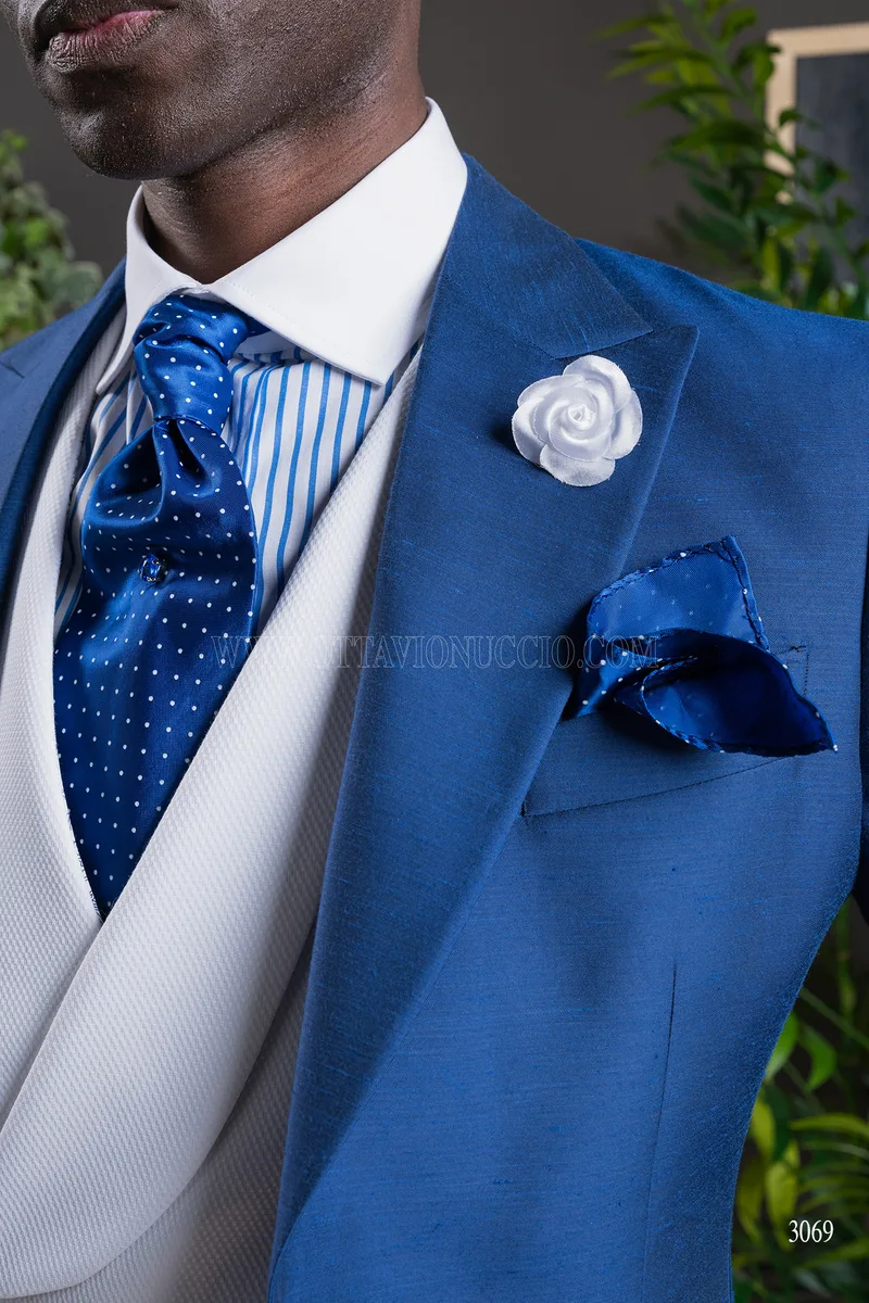 Abito cerimonia uomo blu royal con gilet e pantalone bianchi – Accessori