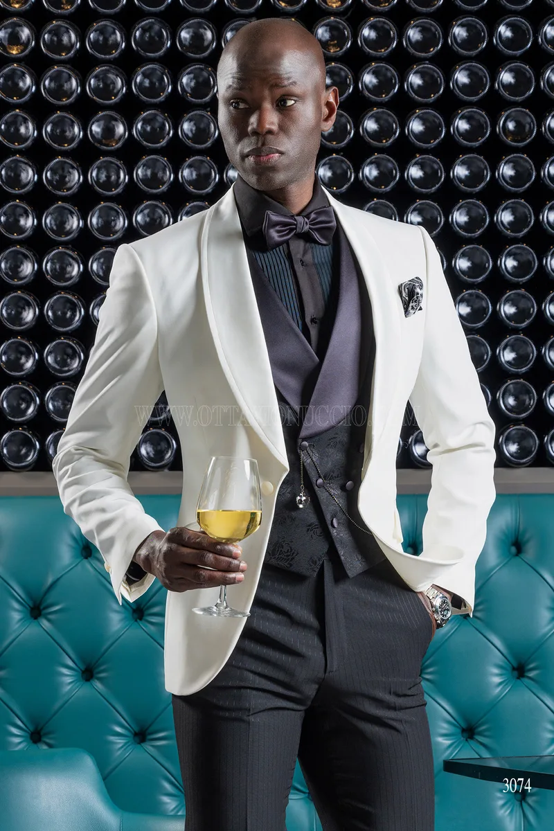 Smoking sciallato bianco, pantalone e gilet nero – Mezzobusto