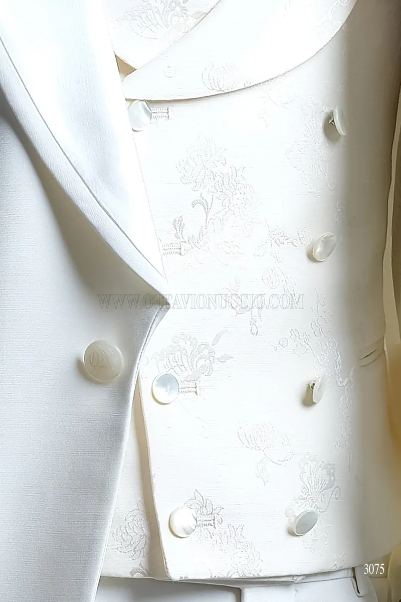 Smoking sciallato bianco – Bottoni