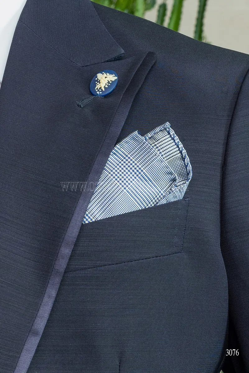 Blue italian wedding suit for men – Pocket square