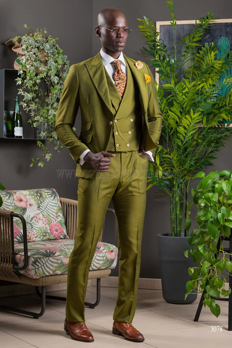 Abito da cerimonia uomo verde oliva – Figura intera